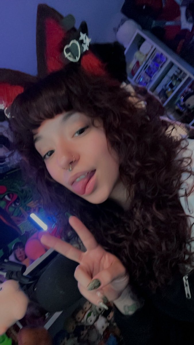 Hey! Did you miss me? I’m live :)
