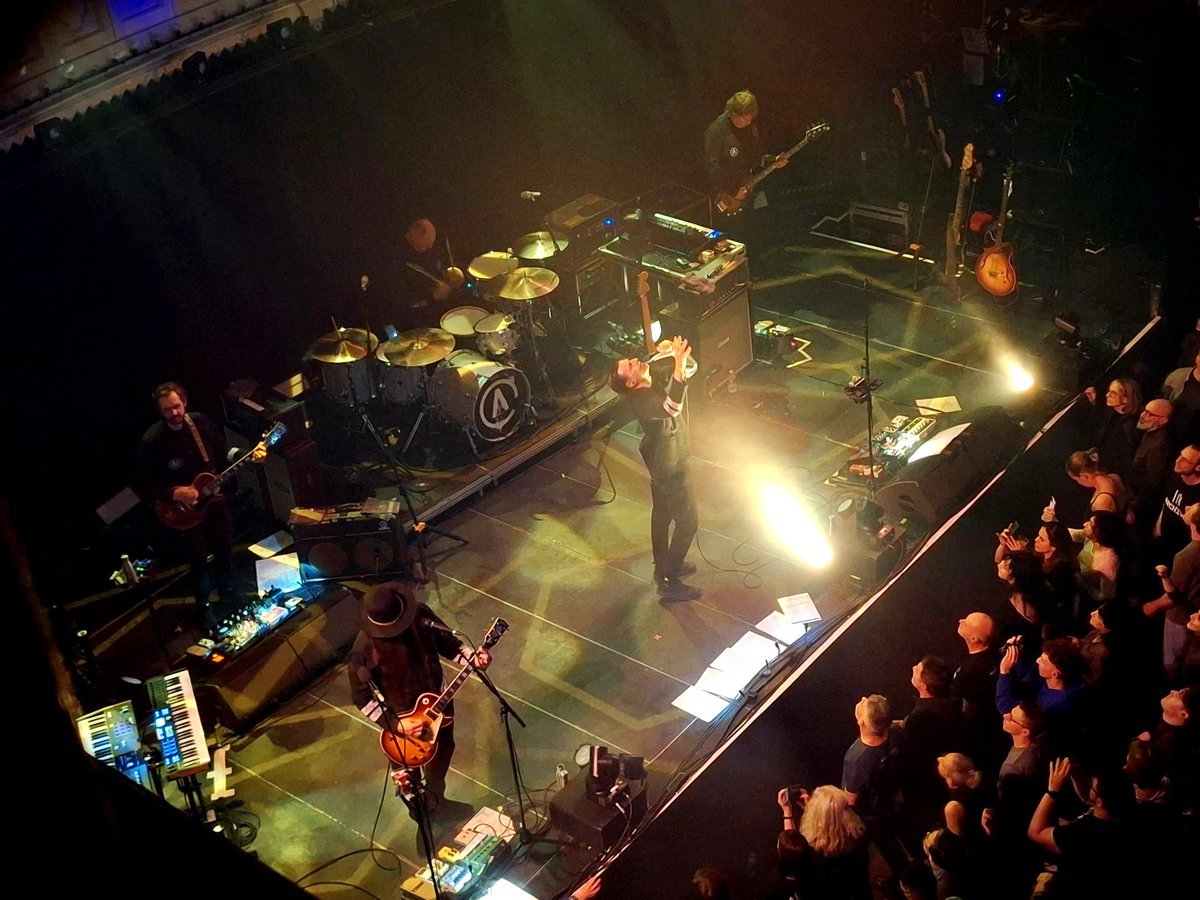 MolenaarPs's tweet photo. Archive @ Paradiso A'dam.
Fenomenale muziekale rollercoaster. 👌🏼#Archive https://t.co/ktXxVUWO4B