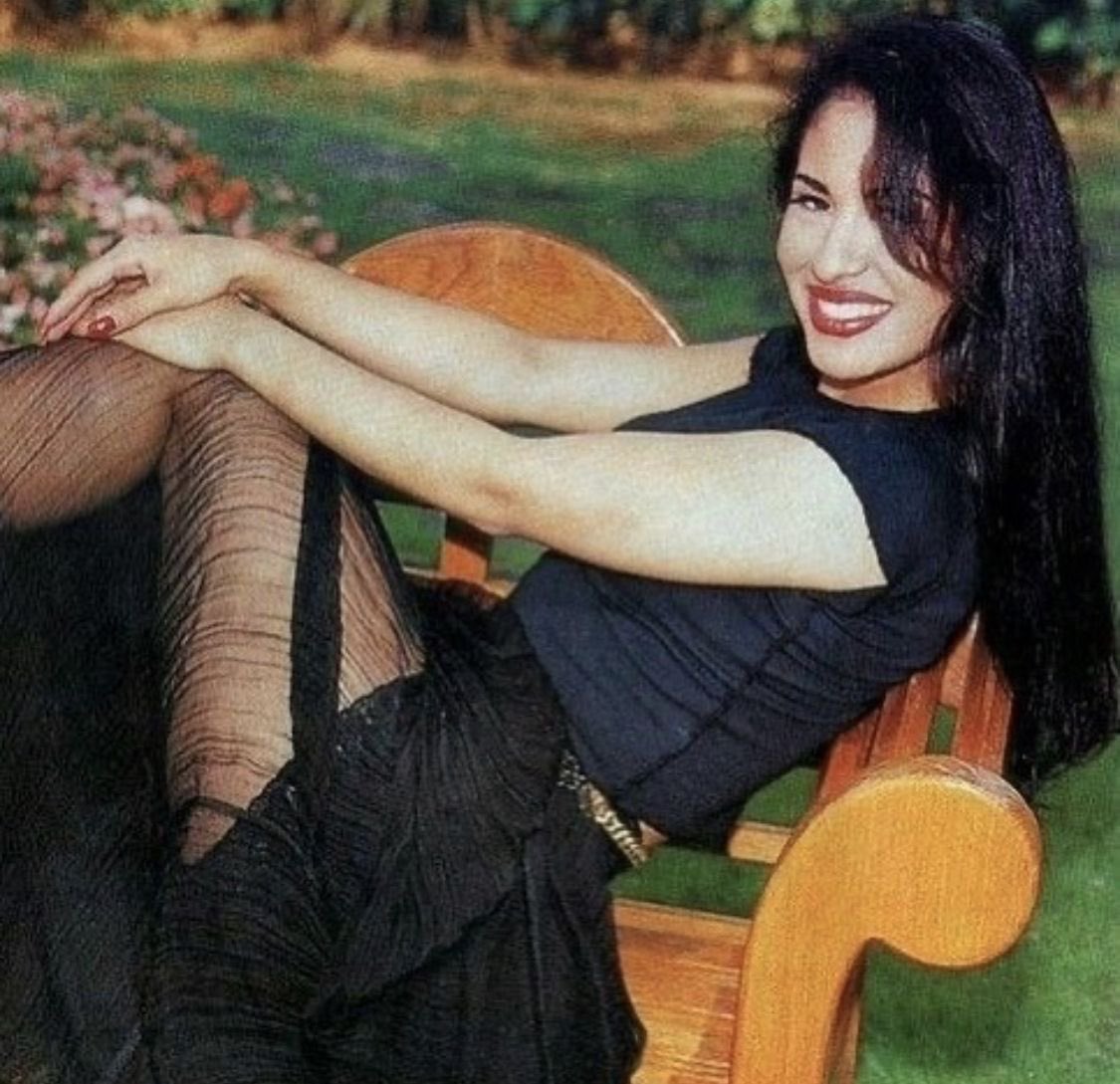 filmsbratz's tweet photo. — it’s been 31 years without her… the queen of tejano music, mi reina, one of the most influential latin artists of all time &amp; catapulted the tejano genre into the mainstream — the one &amp; only, mrs. selena quintanilla-pérez. may you continue to rest in peace angel. xoxo 💋🌹🏹🪽 https://t.co/KTpXjZXDI4