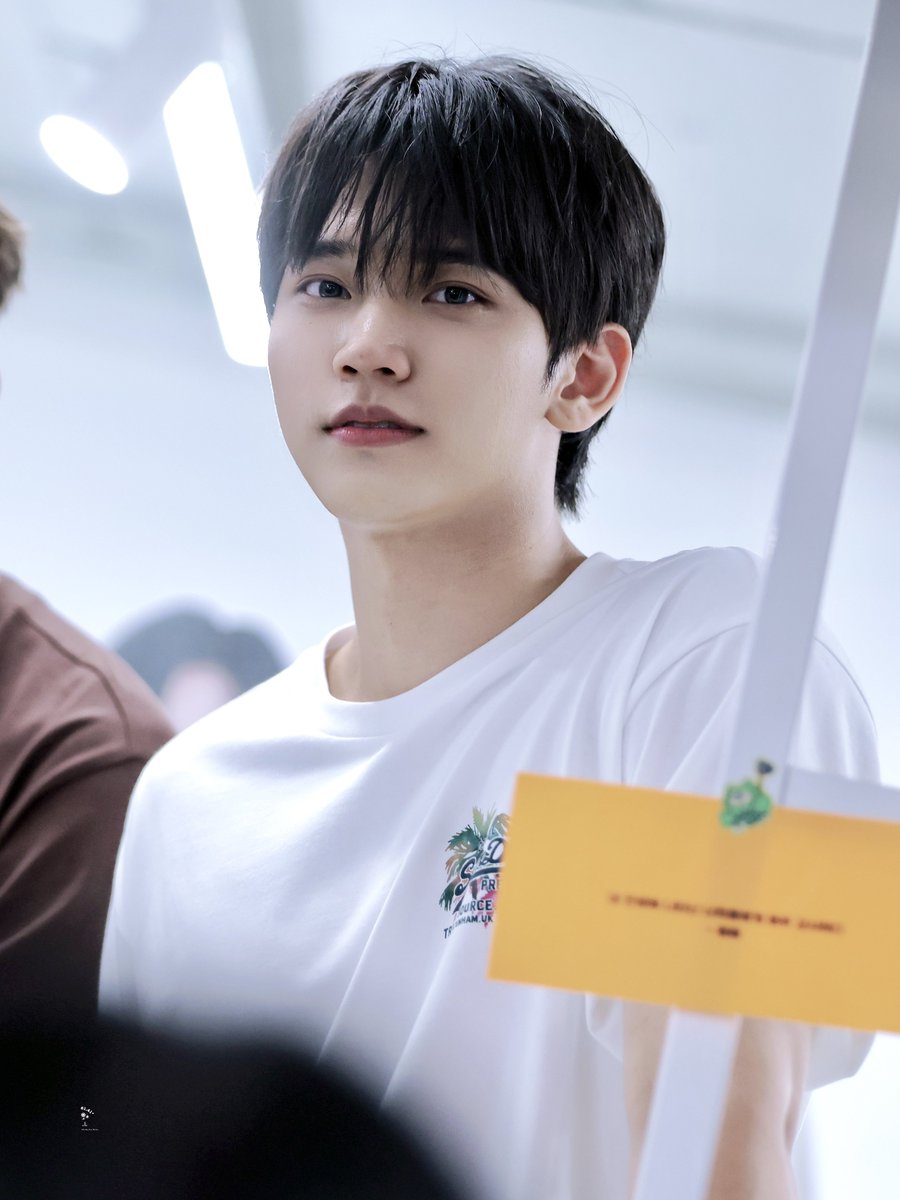 MN6141's tweet photo. 250630 

OMEGA X DEBUT 4th ANNIVERSARY POP-UP STORE MEET&amp;GREET EVENT

OMEGAX ｜HYUK

#OMEGA_X #오메가엑스 
#HYUK #혁 #양혁 https://t.co/H1NAw9RuaS