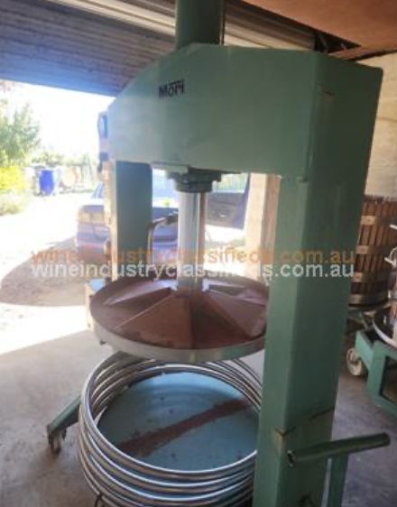 Wine Classifieds tweet media