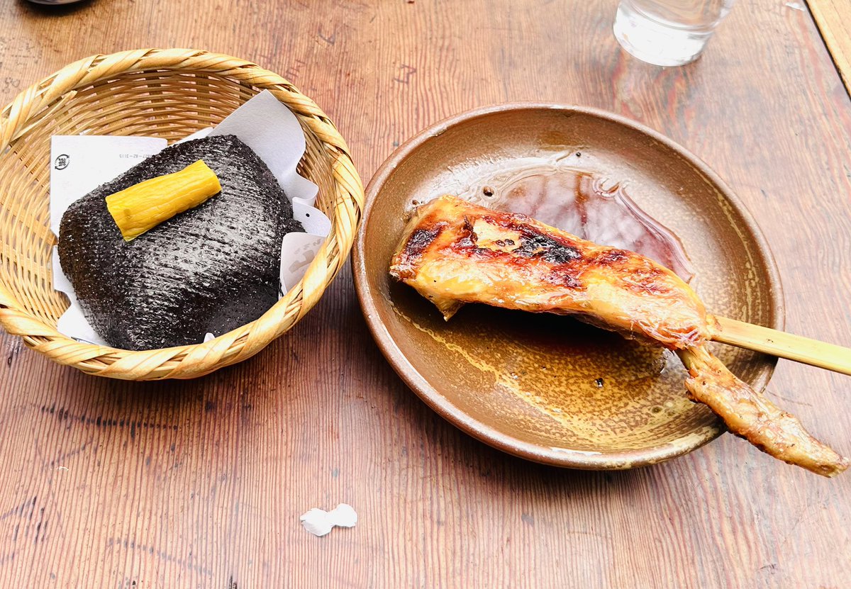 桜🌸見ながら山の中で山賊してます