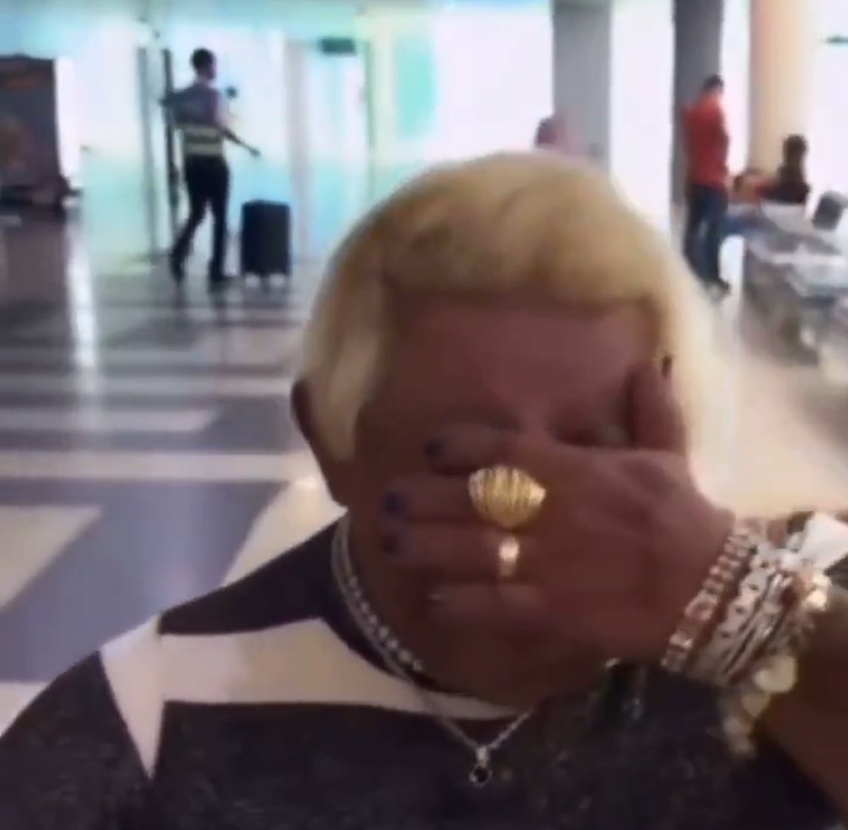 a mina da redação tweet media