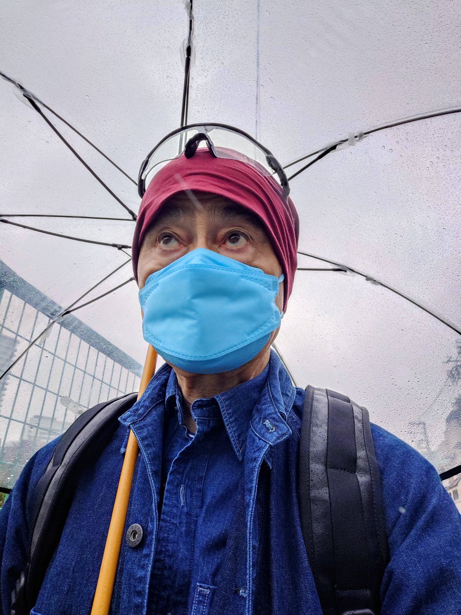 ☔️😀　雨ニモマケズ…ガンバりマス🎙