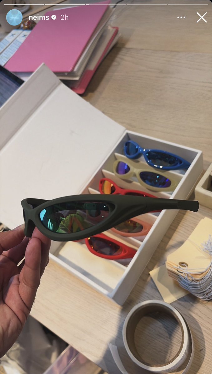 C.G || Daisies 🌼 tweet media