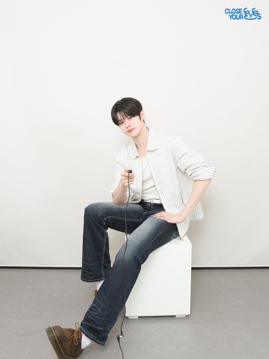 CLOSE YOUR EYES tweet media