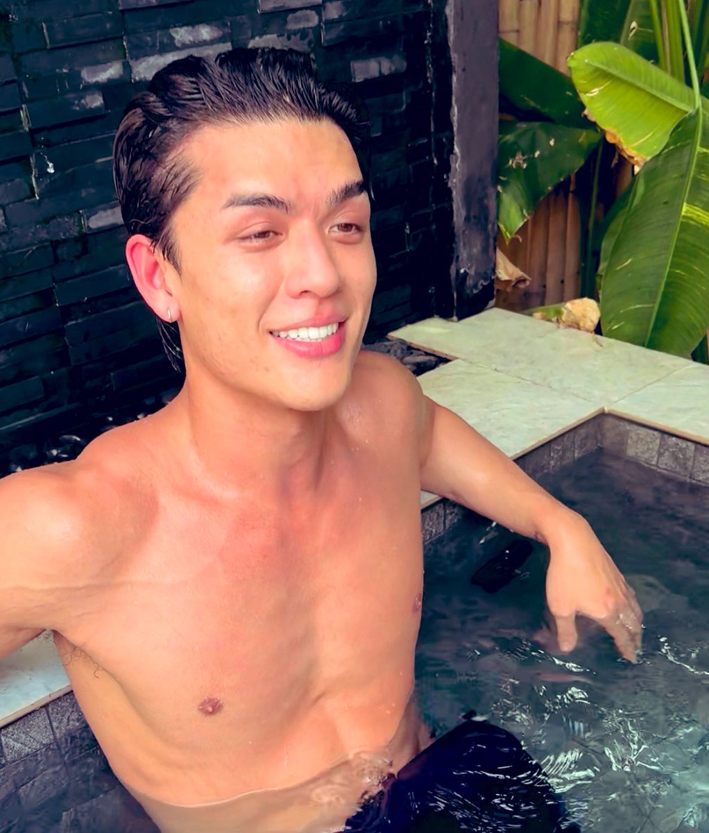 Teacher Kevz tweet media