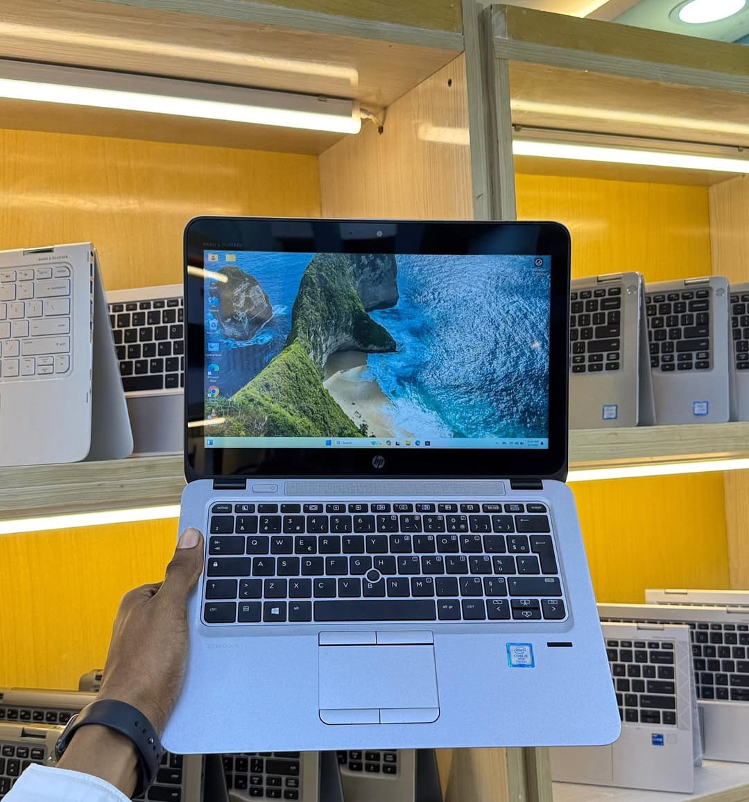 Kartelo🦍 tweet media