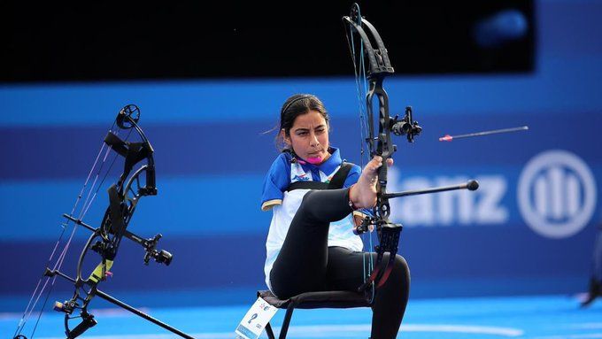 DrJitendraSingh's tweet image. Proud to share that Sheetal Devi, the illustrious daughter of #Kishtwar #JammuAndKashmir, has been named by the “World Archery” as ‘Para Archer of the Year 2025’.

At just 19, Sheetal had made history as the first female archer, competing without arms, to win Gold at the World