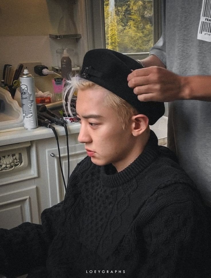 hourly chanyeol tweet media