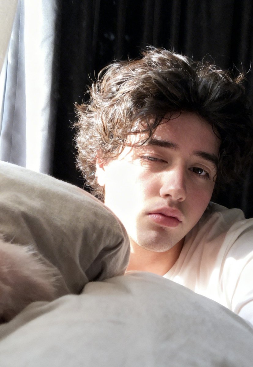 zac spears tweet media