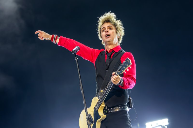 Billie Joe's Guyliner 🌈 Green Day/BTS OT⁷/MJ fan tweet media