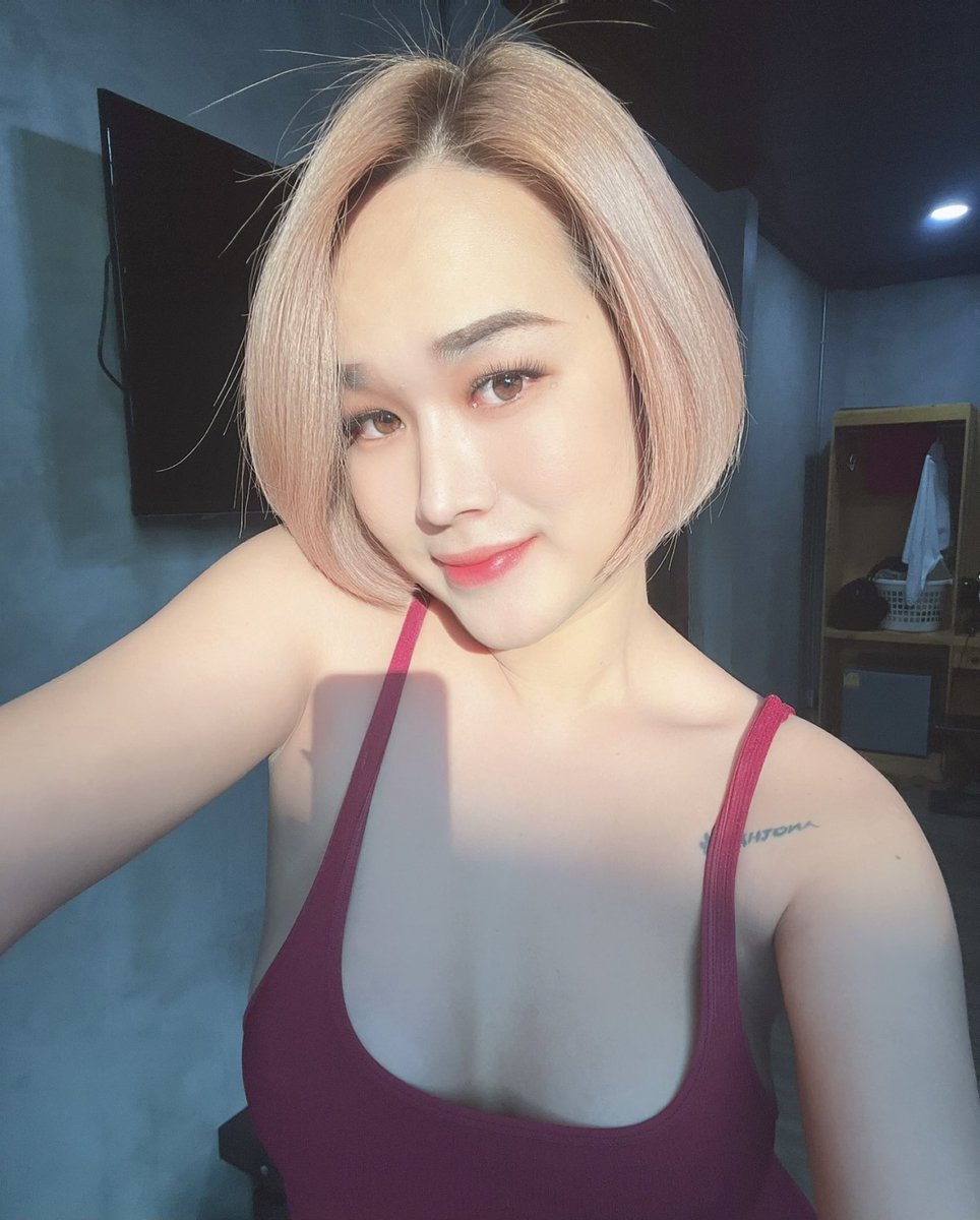 i’m beautiful tweet media