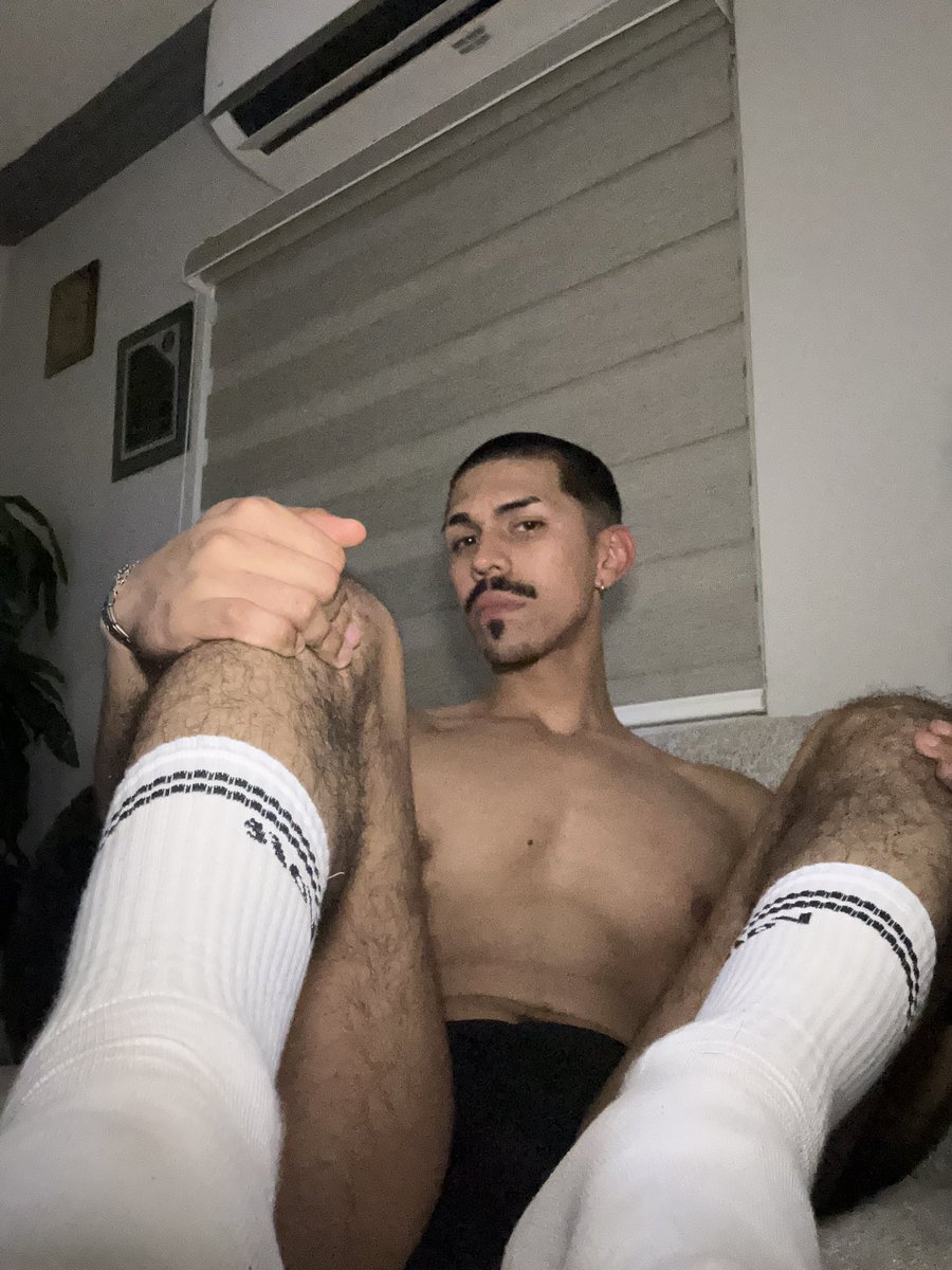 $T. LOSER tweet media