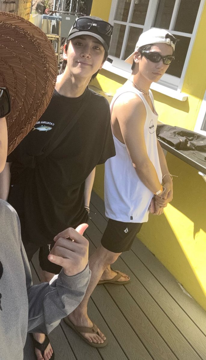 no context juhoon (@_jbb1167_) on Twitter photo 