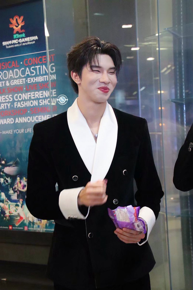 longlee_official tweet media