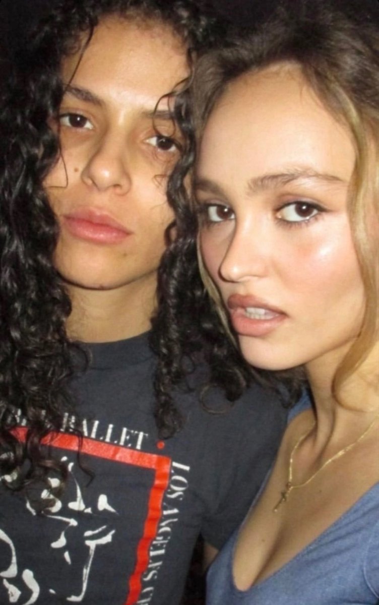 Lily-Rose Depp Club tweet media