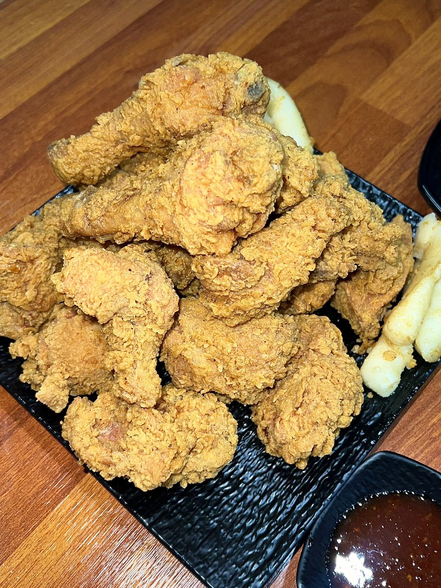 먹돈이 tweet media