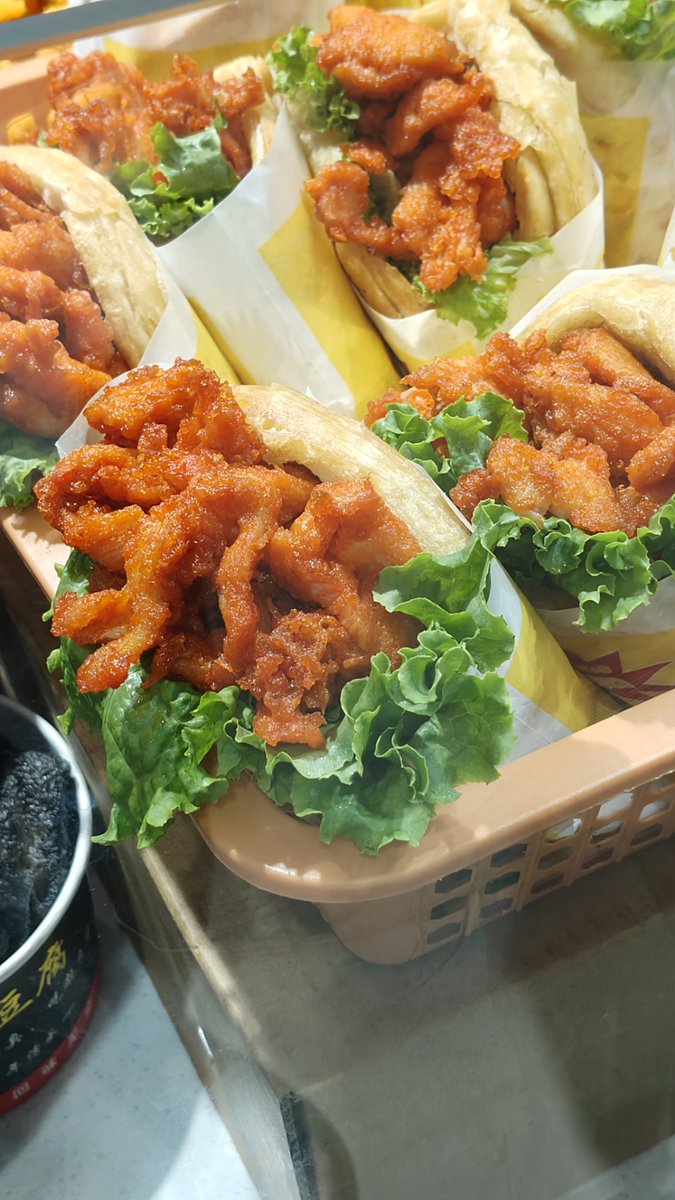 patrick hayes tweet media