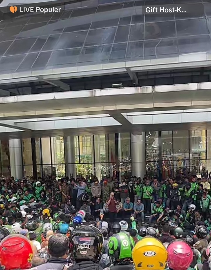 Unpadfess tweet media