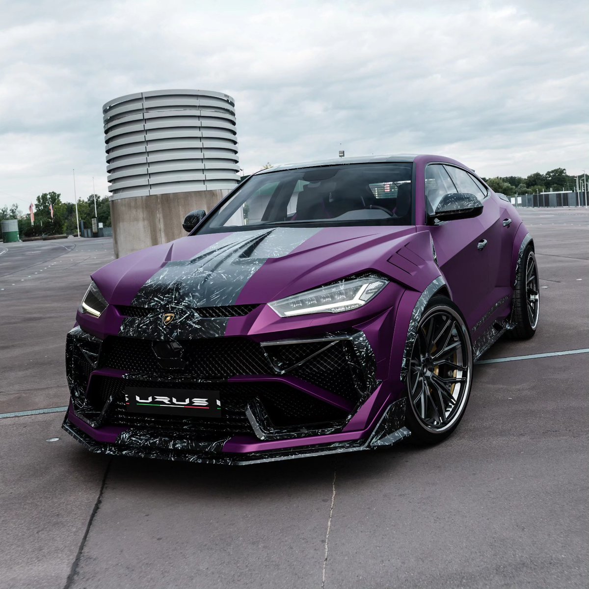 autochat360's tweet photo. Mansory Venatus Urus🐙 https://t.co/3V7W5e0DxE