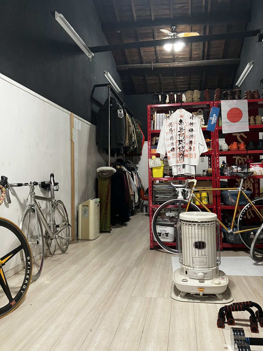 シュウジ tweet media