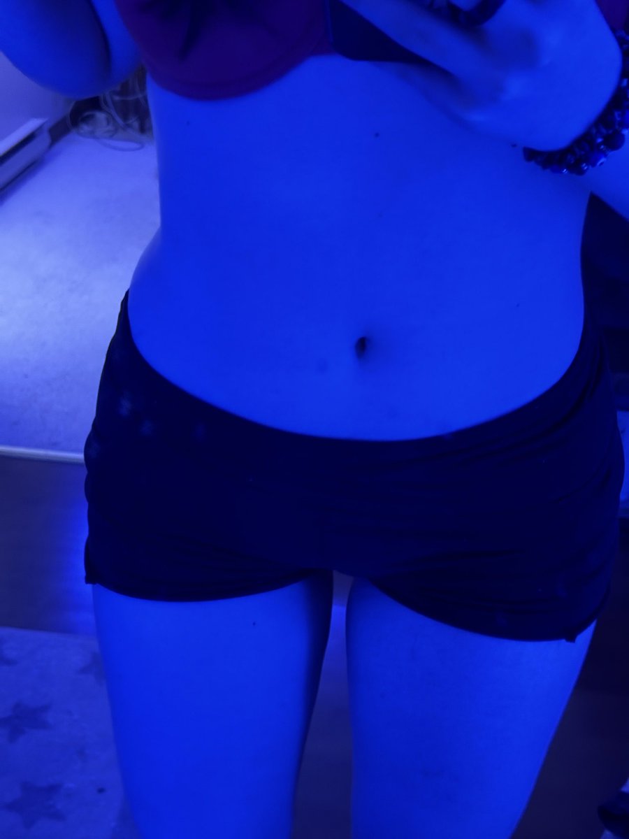 phonsi_xx's tweet image. hi!! bmi 24.5 #bodycheck #shedtwt