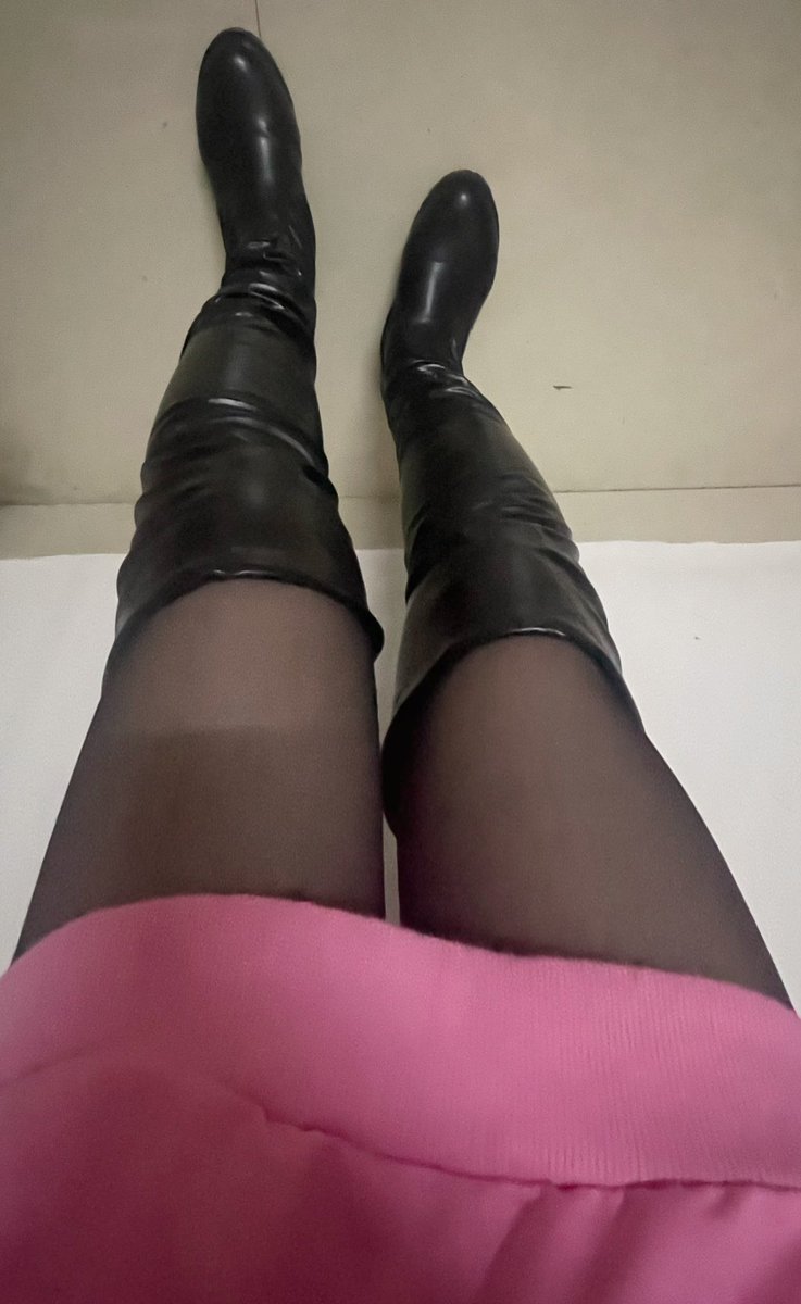 穿靴子的彤彤 tweet media
