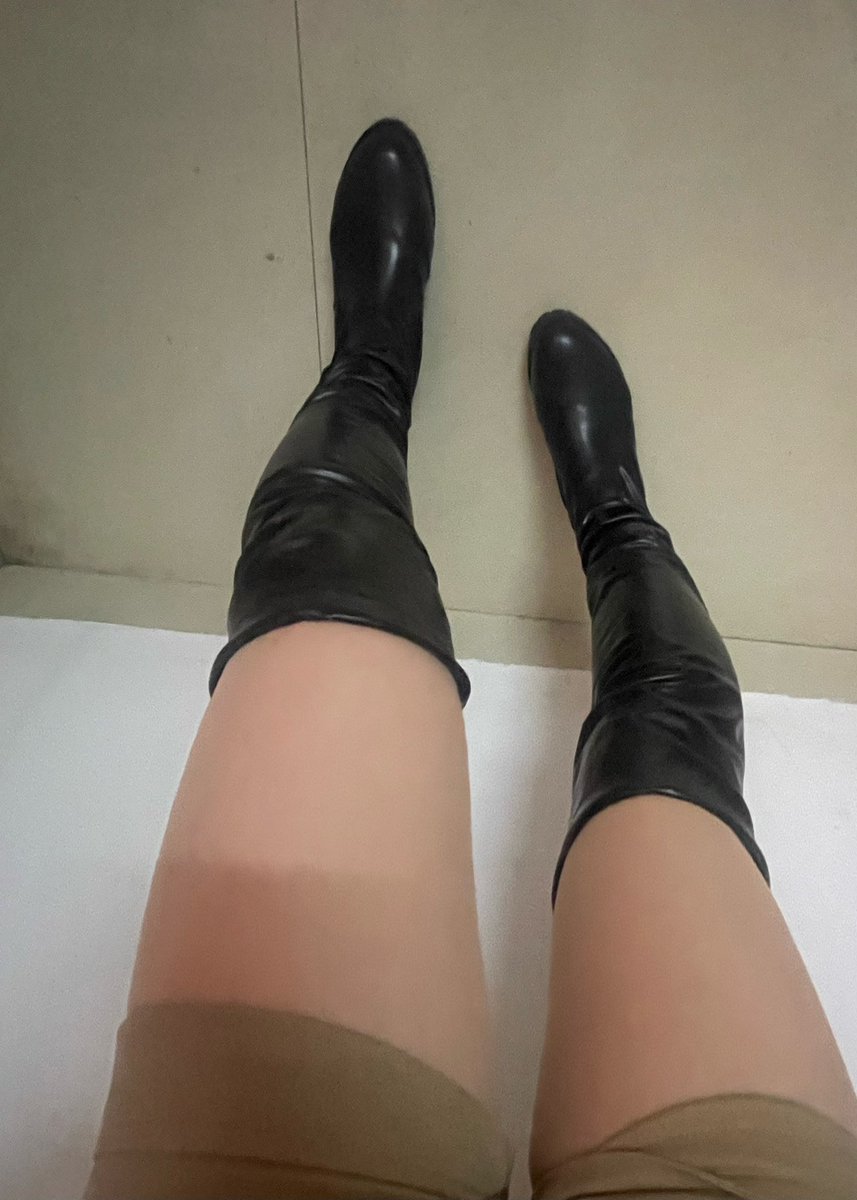 穿靴子的彤彤 tweet media
