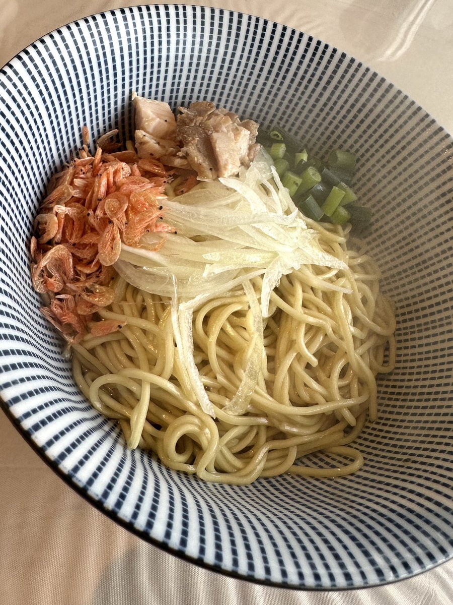 たむケイ tweet media