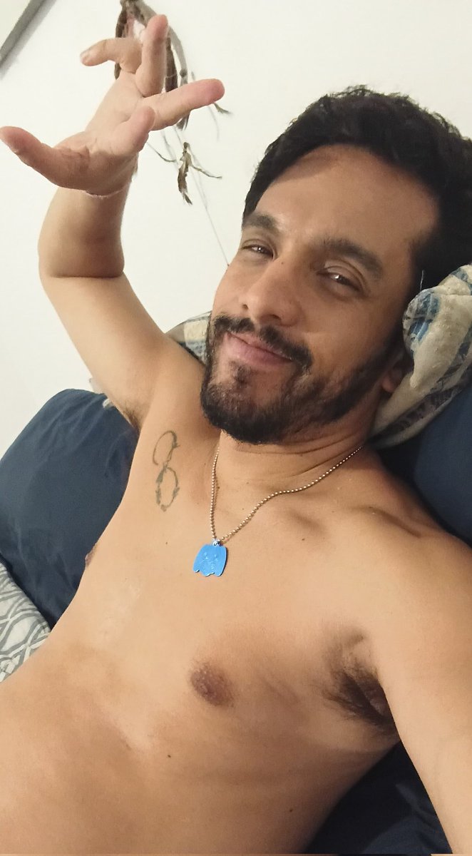 Feliz de óculos tweet media