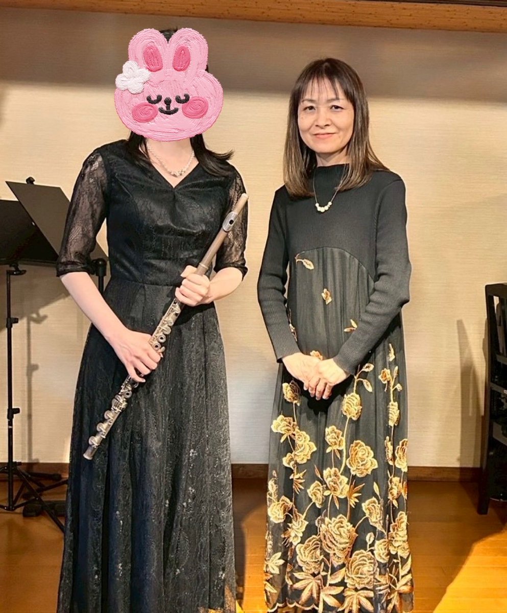 土曜日は娘のフルートの発表会でした。
親娘共演も19年目、県外在住だし、お互いに社会人だから練習も大変だけど、いつまでも共に音楽を楽しめる、対等な大人同士でありたいです。
今回はゴーベールを演奏しました。
「ノクチュルヌとアレグロ・スケルツァンド」
私たちの大切なレパートリーの一つです