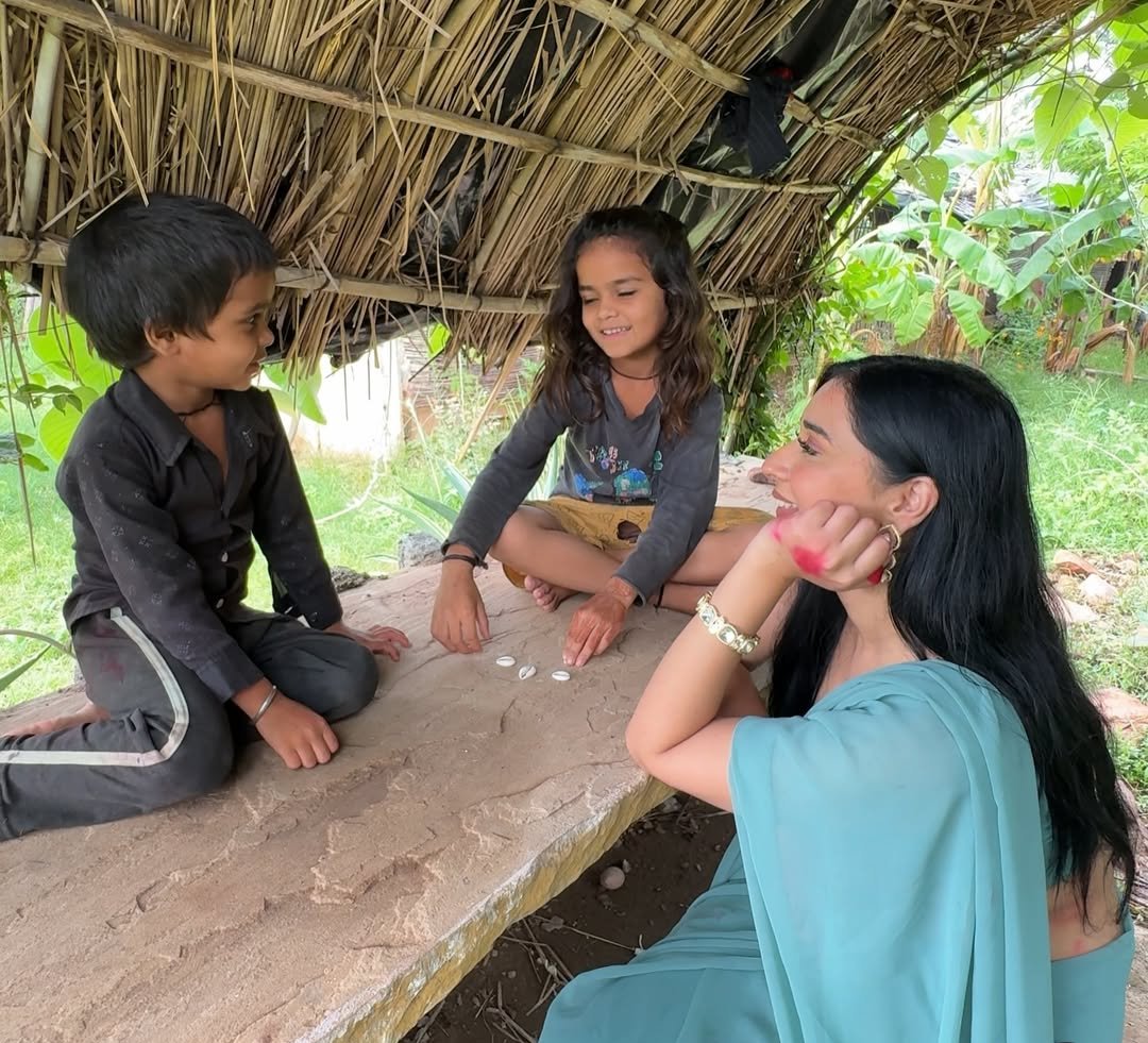 There's a certain glow in Tanya's smile when she's around children softer, brighter and filled with pure joy that feels so genuine. 🥹✨
<a href="/itanyamittal/">Tanya Mittal</a> 🧿

#TanyaMittal #TanyaKaParivaar #TanyaMittal𓃵 #TanyaMittal𓃶