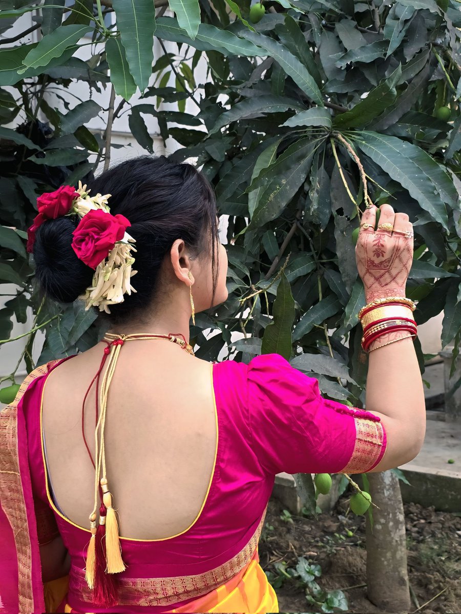 Rashmita1993's tweet image. ସାଙ୍ଗର ଭଉଣୀର special day ପାଇଁ ready ହୋଇ, ନିଜର ମଧ୍ୟ କିଛି ମୁହୂର୍ତ୍ତକୁ କ୍ୟାମେରାରେ ବନ୍ଦୀ କରିଦେଲି 📷💕🥰
   
Traditional vibes, happy moments, and a heart full of joy 💖📷

#TraditionalLook #YellowSaree #WeddingVibes #SmileGoals 
@highlight