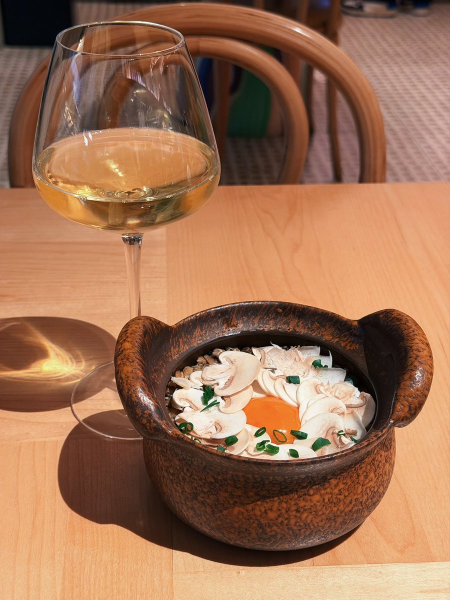 湖畔秘影 tweet media