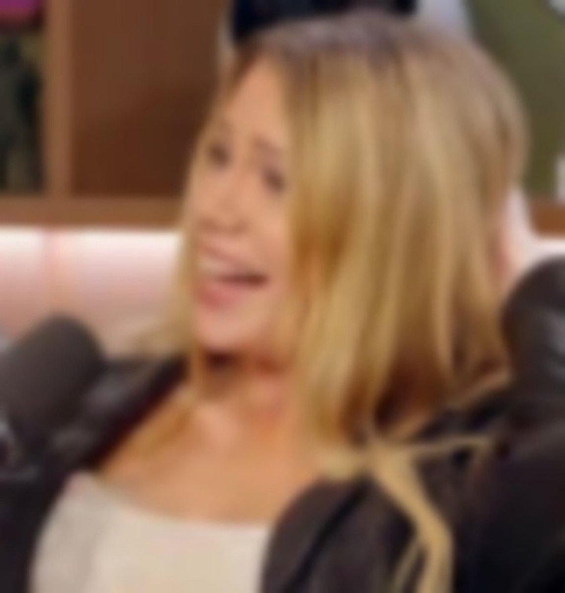 W$³³³ tweet media