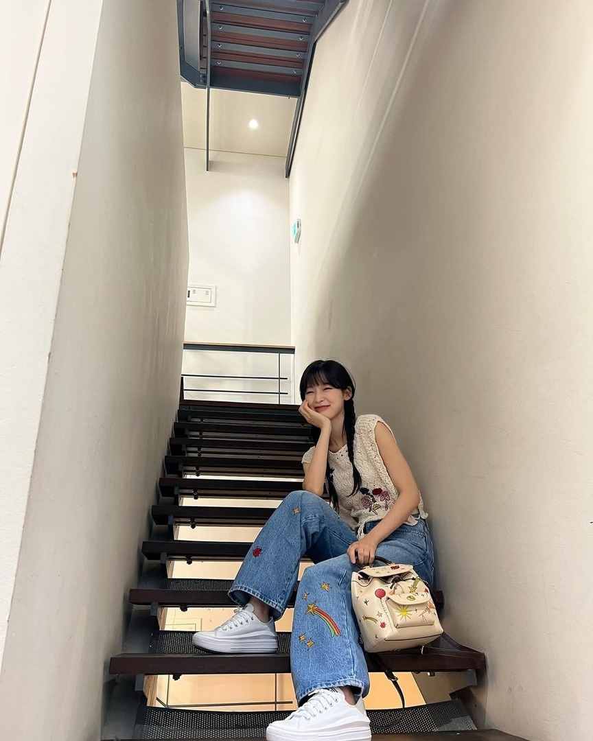 USE ' HEY / ✉️ ' - ENGLISH ONLY tweet media