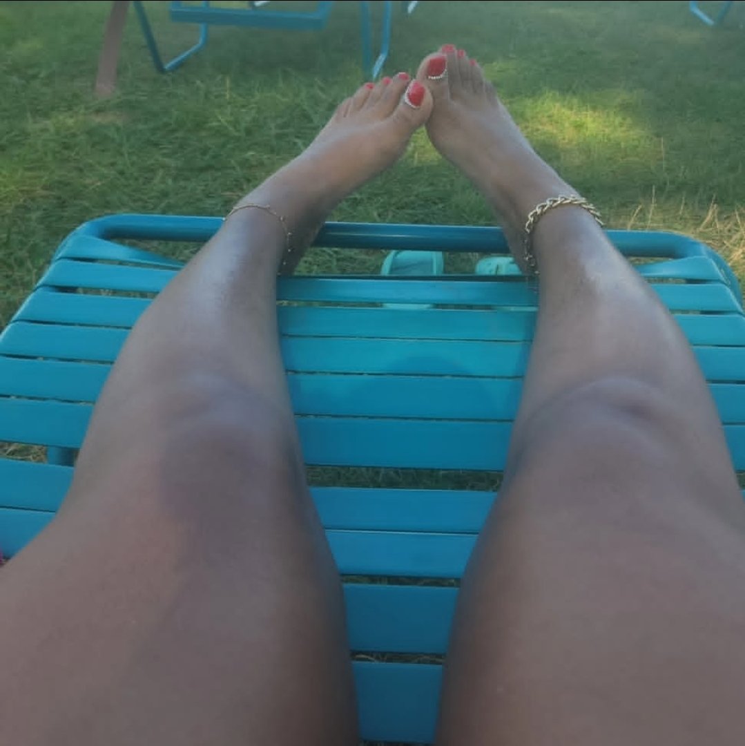 Anything_Toez's tweet photo. @Steezehuman Feet Findom/Festish account! 👣👠💋Turn me up yall!🫦💫🎊🎉 https://t.co/0WELuQx1Ip