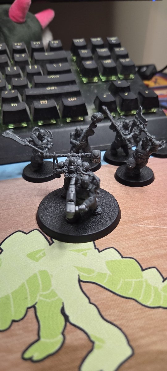 Man these guys are a pain to glue together #leaguesofvotann #warhammer