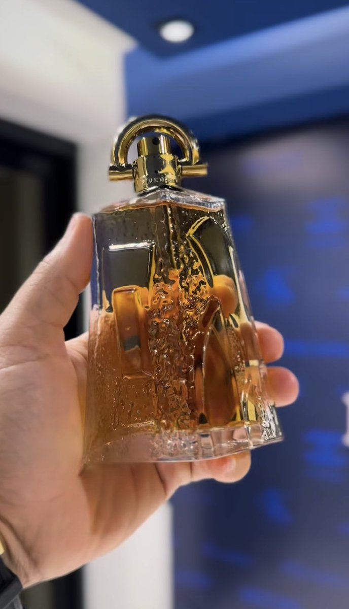 خبير العطور tweet media