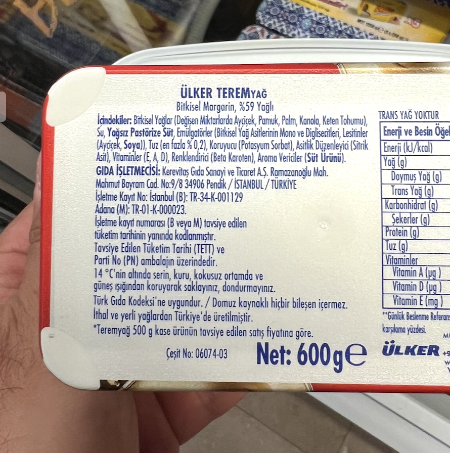 Dahası bu üründe tereyağ aroma vericisi bulunduğu da firma tarafından açıkça beyan edilmiyor!
Adamlar hem ismiyle algı yapıyor,
Hem de beyanlarda bunu saklıyor.
Tüketiciyi resmen aptal yerine koyuyorlar.
<a href="/TCTarim/">T.C. Tarım ve Orman Bakanlığı</a>