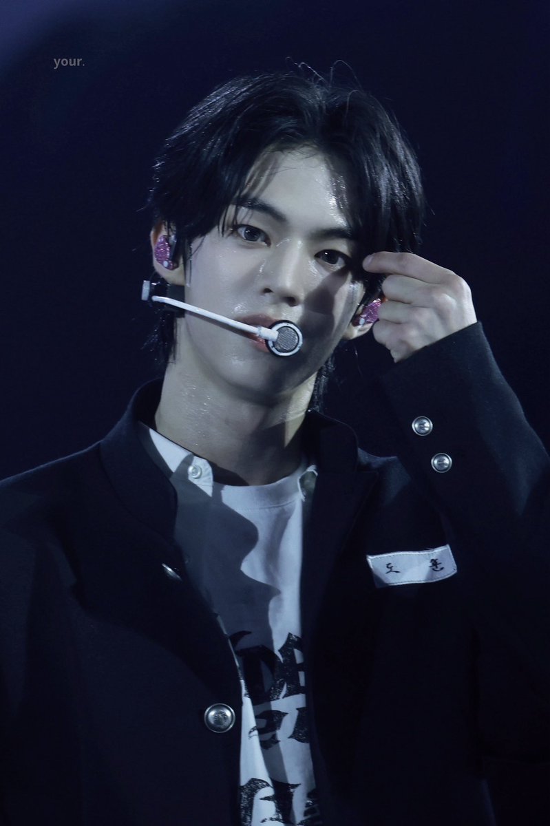 𝘆𝗼𝘂𝗿. tweet media