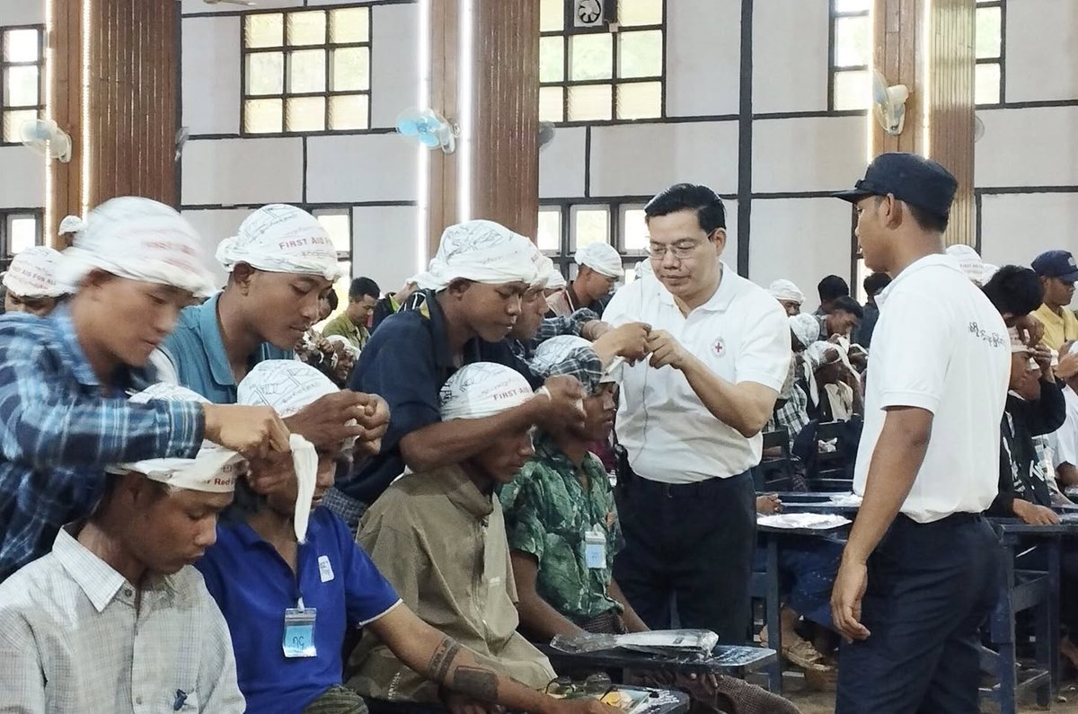 MyanmarRedCross's tweet image. A one-week Basic #FirstAid Training, jointly organized by the #MyanmarRedCross and #Fire Services Department, was held in Pyin Oo Lwin from March 16–22.
A total of 381 trainees actively took part, gaining both practical and theoretical first aid skills from Red Cross trainers.
