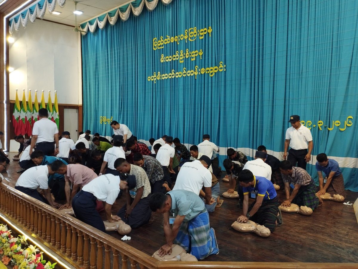 MyanmarRedCross's tweet image. A one-week Basic #FirstAid Training, jointly organized by the #MyanmarRedCross and #Fire Services Department, was held in Pyin Oo Lwin from March 16–22.
A total of 381 trainees actively took part, gaining both practical and theoretical first aid skills from Red Cross trainers.