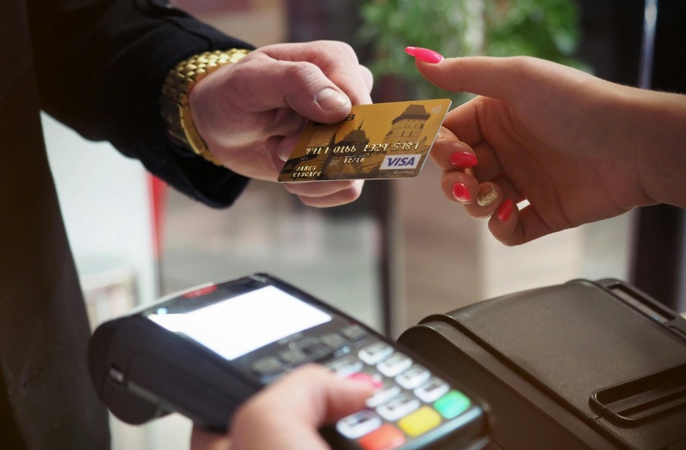 BritainHerald's tweet image. Australia to scrap card surcharges by October under RBA reforms | britainherald.com/australia-to-s…
#Australia #RBAReforms #CardFees #BankingNews #BritainHerald #DigitalPayments #Visa #Mastercard #EFTPOS #ConsumerRights @RBAInfo