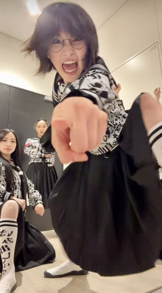 kewelly0713's tweet image. 喪黒福造のドーンは嫌だけど、
このドーンなら何発でも喰らいたい🫵

vt.tiktok.com/ZSHFeKbgD/

#新しい学校のリーダーズ 
#SUZUKA