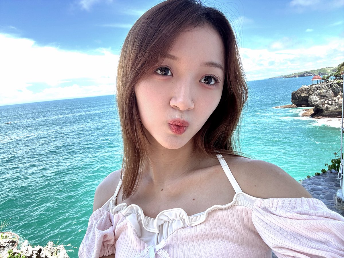 Aurellia tweet media