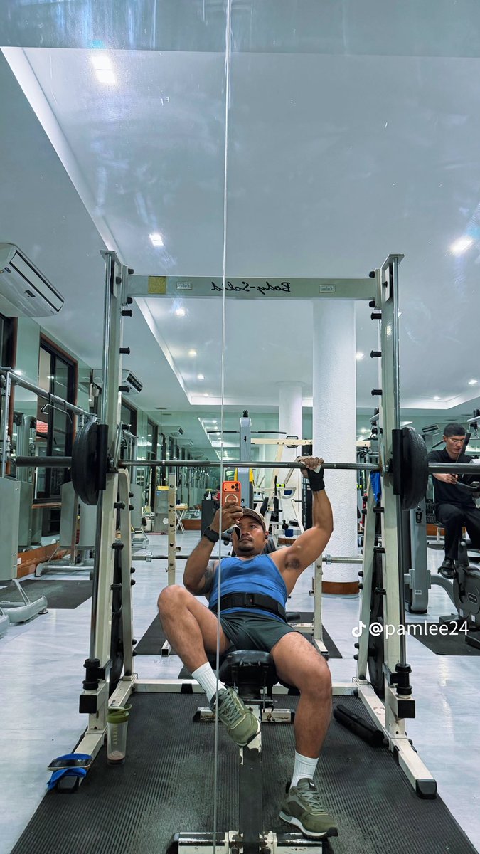 រិត បុិម tweet media