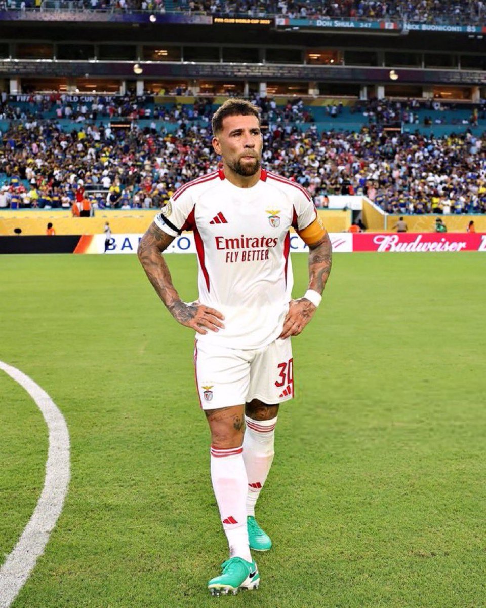 Otamendi: "Ser capitão do Benfica é mais do que um privilégio. Eu sou um privilegiado por vestir esta camisola." ❤