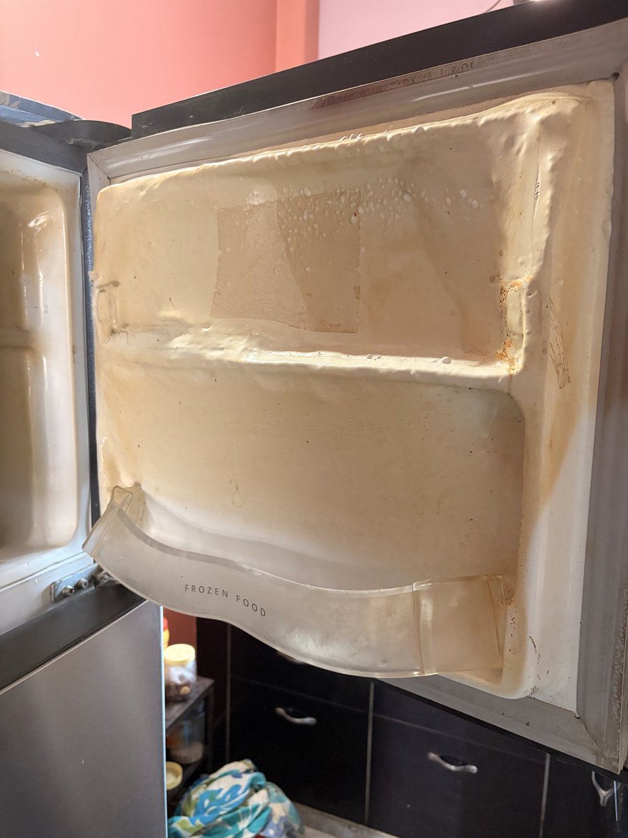 kaif1403's tweet photo. @whirlpool_india I had minor problem in my refrigerator. I called your technician and instead of repairing it he burnt my refillable by short circuit and put my family life to danger It was the mistake from your team so you must replace my refrigerator. https://t.co/t8lJ89NSzy